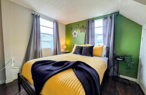 Vacation Village House | Hook's Cabin- Lake & Pool Near Disney A-frame