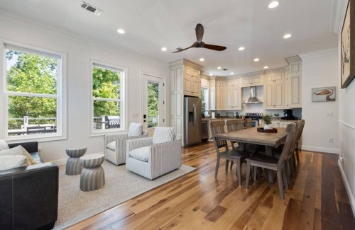 Winchester House | Hook, Wine, & Sinker-Sleeps 28, Dock, Hot Tub, Kayaks/SUPs