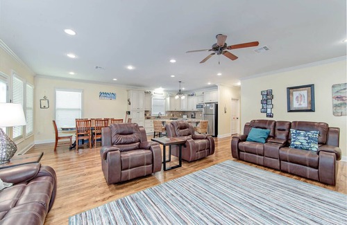 Golden Meadow House | Hooked - Bay View - Island Realty