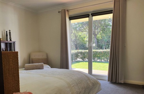 Lake Tyers Beach House | HOOKED ON SAND - 🎣 Fish 🌊 Swim 🏄🏻‍♀️ Surf 🏝 Relax