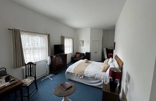 Hookwood Cabin | Hookwood Lodge London Gatwick