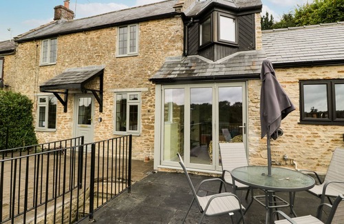 Frome House | HOOPERS LODGE, family friendly, luxury holiday cottage in Frome