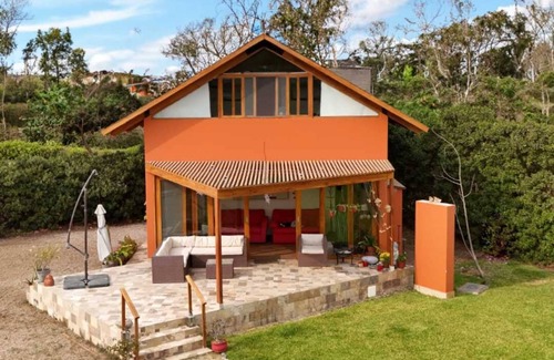 Ica Villa | HOP Munay: Spiritual & Cozy, with Lush Garden