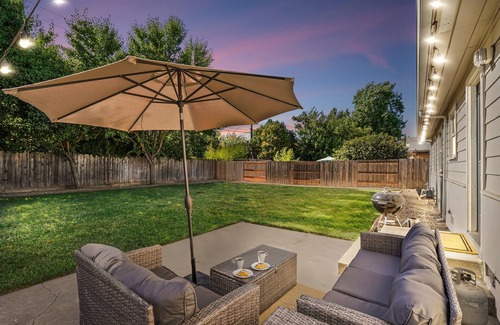 Lodi House | Hop Skip & a Jump | Close to It All! Dog Friendly, 9-Minute Walk to Lodi Lake!