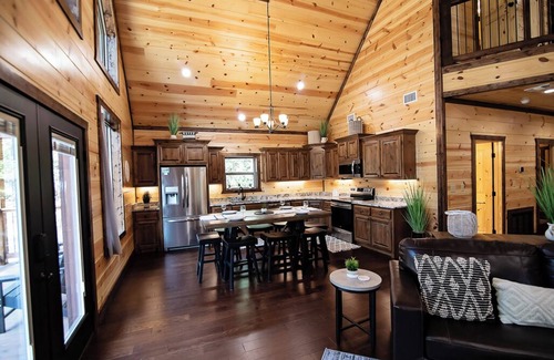Pickens Cabin | Hope & Anchor - Broken Bow/Hochatown - 3bd