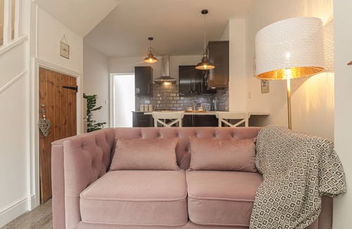 Hythe Cottage | HOPE COTTAGE, country holiday cottage, with a garden in Hythe