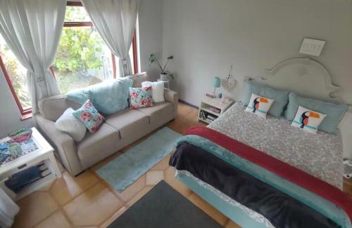 Knysna House | Hope Cottage- No smoking allowed on property