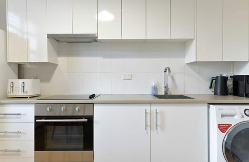 Bathurst Apartment | Hope St Cottage I - Historic Haven, Mountain Views