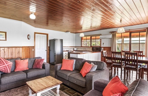 Marengo House | Hopetoun Apollo Bay Cottages
