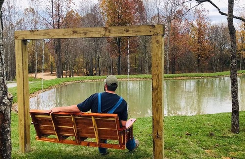 Huron Cabin | Hopping Kangaroo Cabin only .5 miles from the Safari Park!