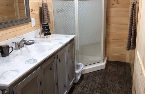 Huron Cabin | Hopping Kangaroo Cabin only .5 miles from the Safari Park!