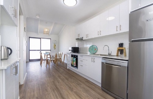 Scarborough Apartment | HORIZON 38 Ocean View Apartment