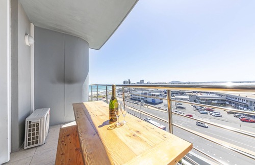 Bloubergstrand Apartment | Horizon Bay 304 cosy self-catering beachfront APT