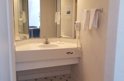 Norcross Hotel | Horizon Inn & Suites