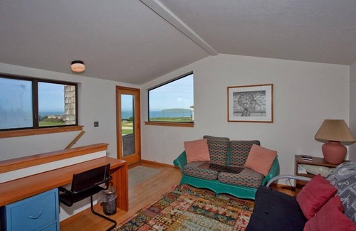 Bodega Bay House | Horizon - On the 15th fairway, nice views, great rooftop deck.