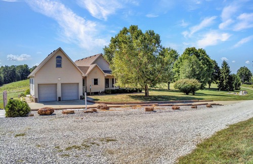 Mammoth Cave House | Horizon Ridge Hideaway-Mammoth Cave & Nolin Lake-Enjoy Fireflies & Starry Skies