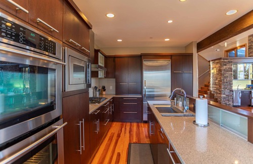 Boone House | Horizon's Edge - Stunning Mountain Luxury home with hot tub and only 10 minutes to downtown Boone!