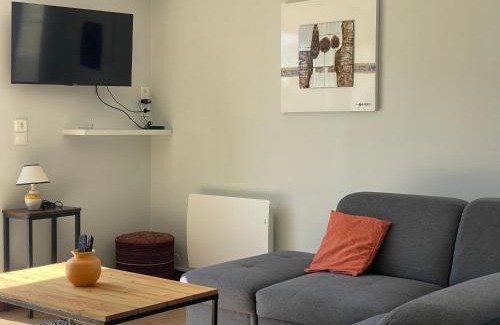 Asnelles House | Horizon Vert by Melrose