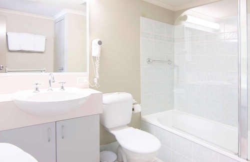 Jindabyne Hotel | Horizons Lake Jindabyne