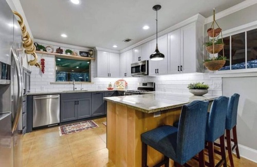 Georgetown Other | Horse Friendly Ranch with wrap around porch on 40 acre farm. Extended Stays