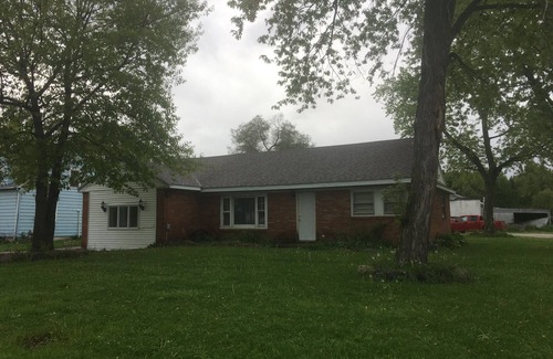 Ottawa House | Horse Ranch - Starved Rock - Skydive Chicago