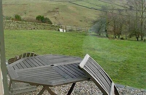 Worton Cottage | Horse riding treks and lessons are available at the onsite trekking centre or numerous walks abound