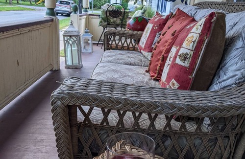 Saratoga Springs Apartment | Horseplayers Wanted!Dream house One Block to Track!