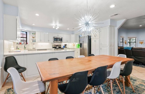 Canyon Lake House | Horseshoe Hideaway – 3/2.5 with pool, fire pit, game room!