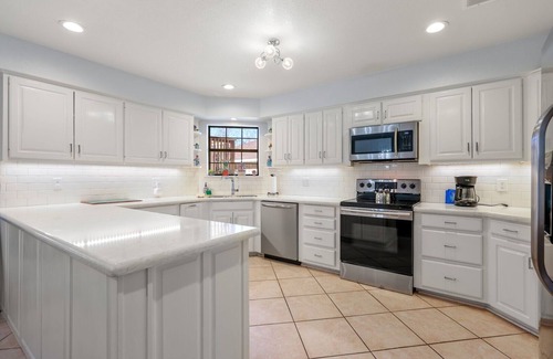 Canyon Lake House | Horseshoe Hideaway – 3/2.5 with pool, fire pit, game room!