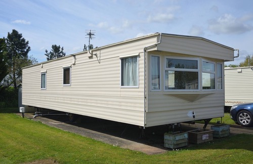 Mablethorpe House | Horseshoe Lake Holidays - Static Caravan, Family Friendly, on-site entertainment