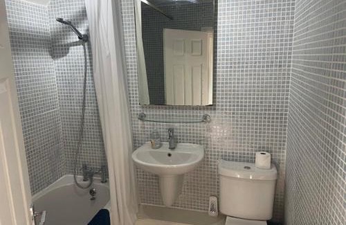 Horsforth Apartment | Horsforth apartment Leeds Bradford airport