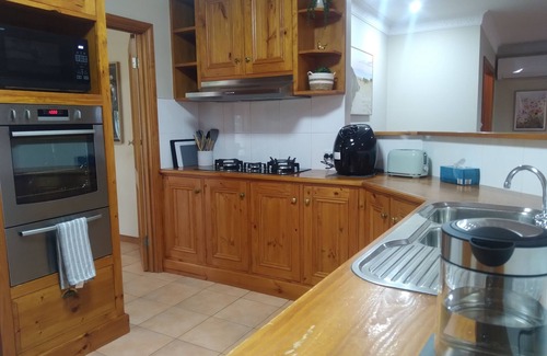 Horsham House | Horsham Central 'The Homestead' Country Style Accommodation