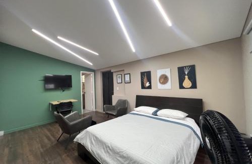 La Aguacatala Apartment | Hospedaje cerca a centro comercial de Santafé A104 By Roots Rentals