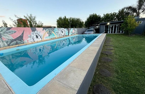 Chascomus House | Hospedaje DON HORACIO!Hermosa Casa con Quincho parrila y Pileta frente a la Laguna!