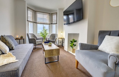 Bedford House | Host & Stay | 47 Dudley Street