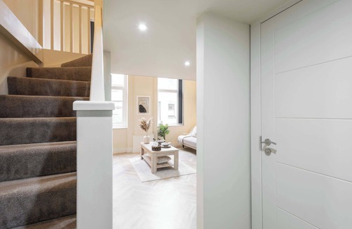 Leeds City Center Apartment | Host & Stay | Athenaeum House