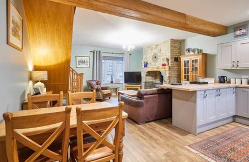 Stanley House | Host Stay Butterfly Cottage