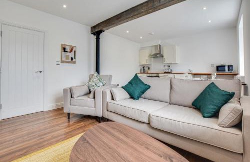Burnley Apartment | Host & Stay - Canalside Lofts Apartment