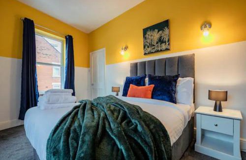 Worcester House | Host & Stay - Compton House