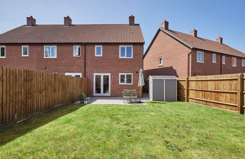 Highnam House | Host & Stay | Cornflower Way