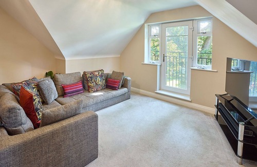 Barnt Green Apartment | Host & Stay | Danford Court