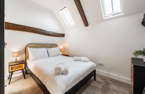 Roughton House | Host & Stay - Fender Cottage