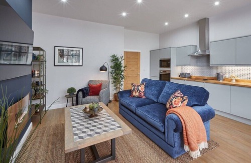 Harrogate Apartment | Host & Stay | Green View