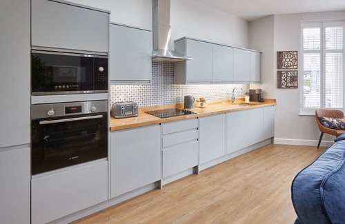 Harrogate Apartment | Host & Stay | Green View