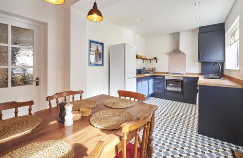 Amble House | Host & Stay | Hideaway