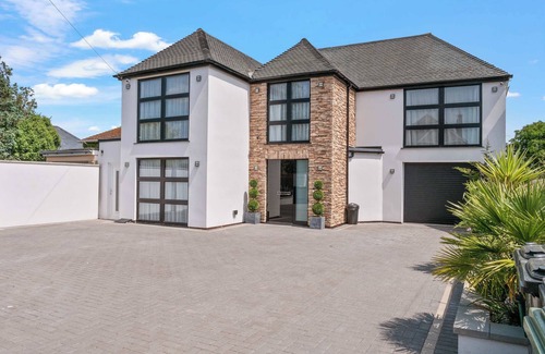 Radipole House | Host & Stay | Mount Pleasant
