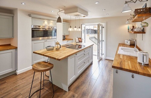 West Cliff House | Host & Stay | One Mulgrave Place