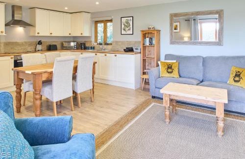 Aldington House | Host & Stay - Orchard Barn