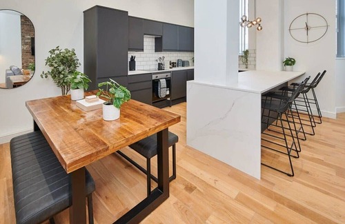 Liverpool Apartment | Host & Stay | Princes Place Hideaway III