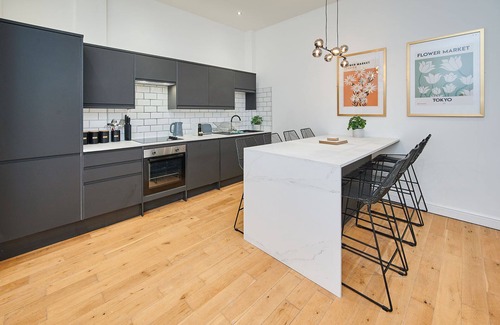 Liverpool Apartment | Host & Stay | Princes Place Hideaway II